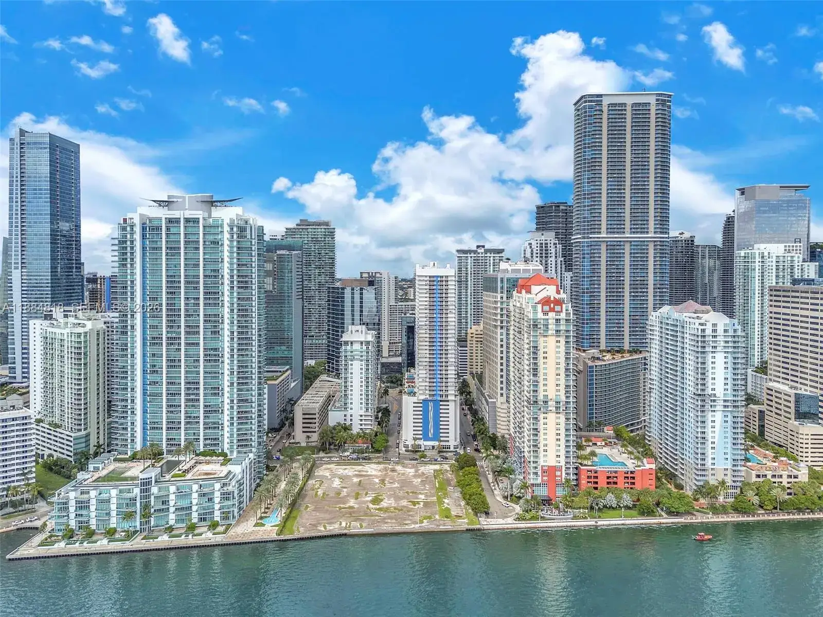2 bedroom 2 bath Residential for sale at 1200 Brickell Bay Dr # 3123, Miami FL 33131
