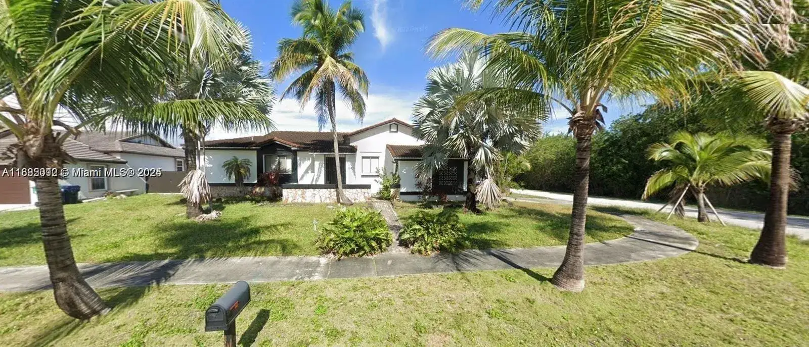 4 bedroom 2 bath Residential for sale at 7821 SW 197th Ter, Cutler Bay FL 33189
