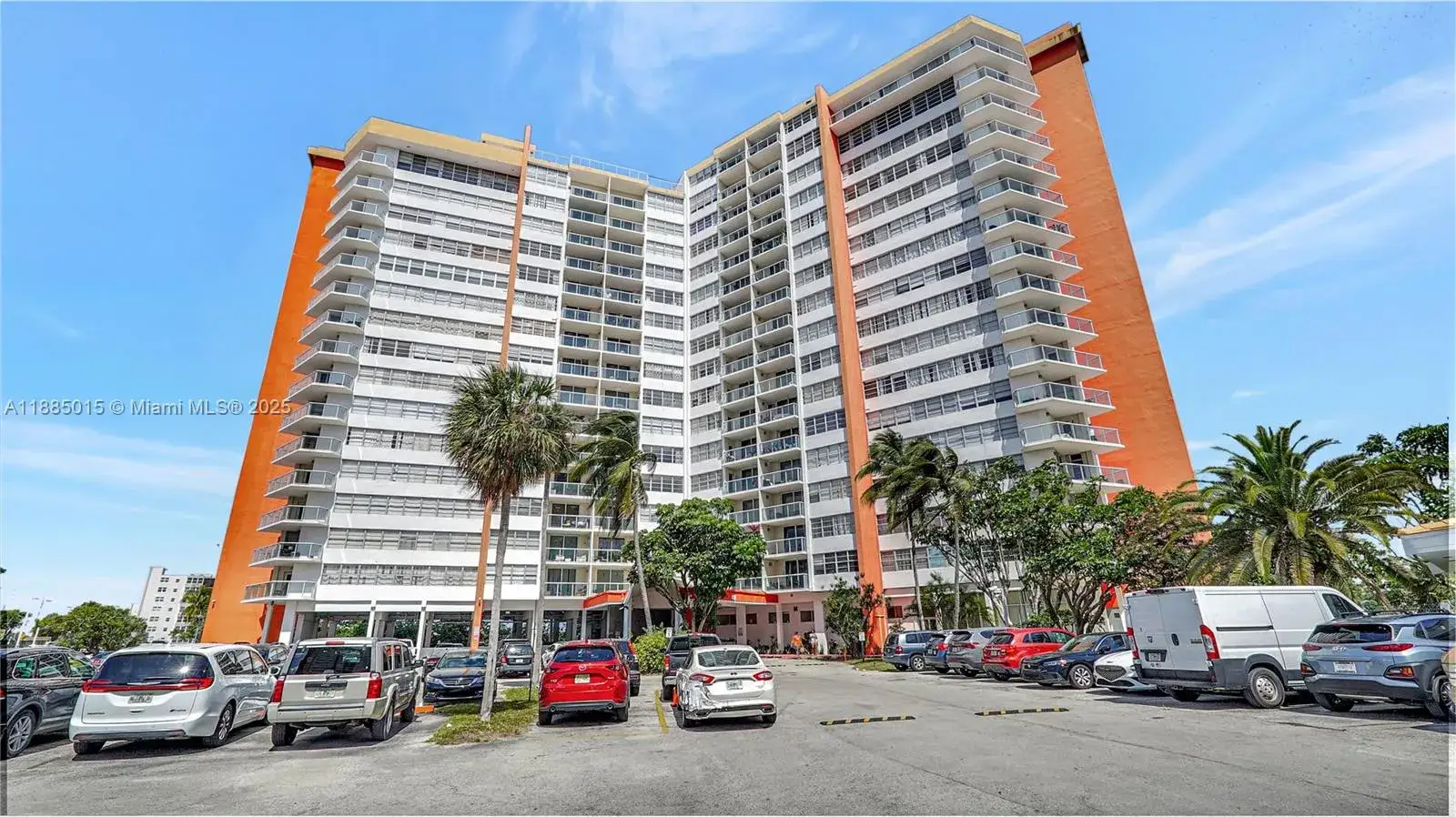 1 bedroom 2 bath Residential for sale at 1301 NE Miami Gardens Dr # 512W, Miami FL 33179