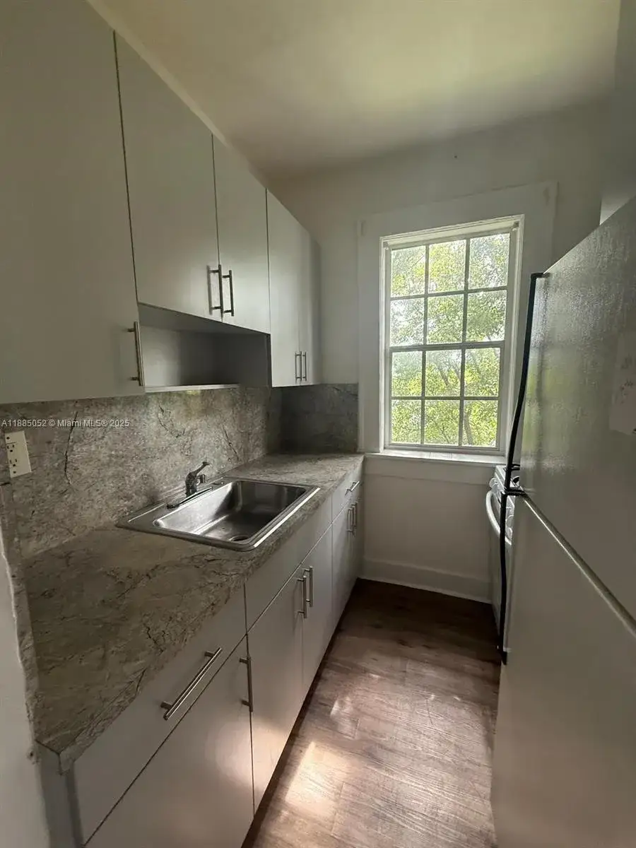 1 bedroom 1 bath Residential Lease for rent at 236 NE 28th St # 9, Miami FL 33137