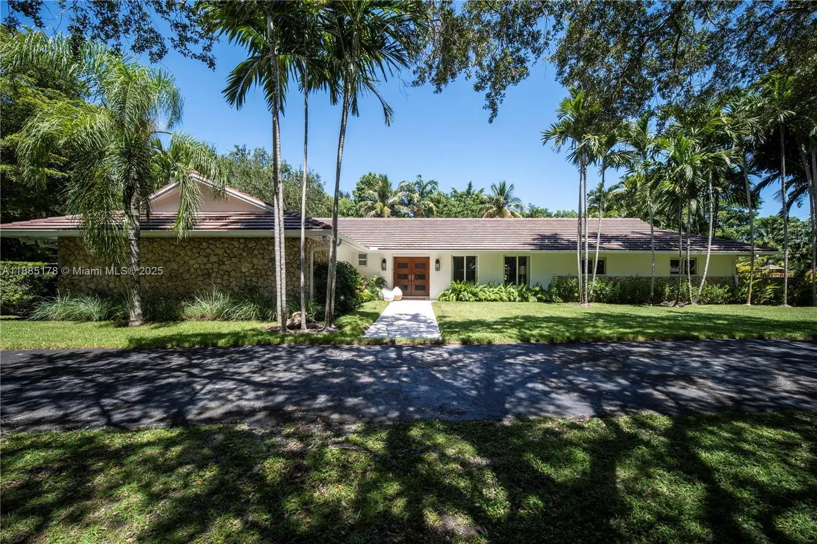 4 bedroom 3 bath Residential for sale at 11905 SW 67th Ave, Pinecrest FL 33156
