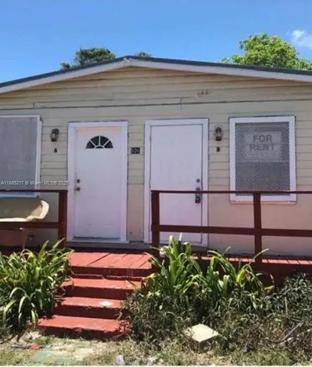 2 bedroom 1 bath Residential Lease for rent at 506 18th St # B, West Palm Beach FL 33407