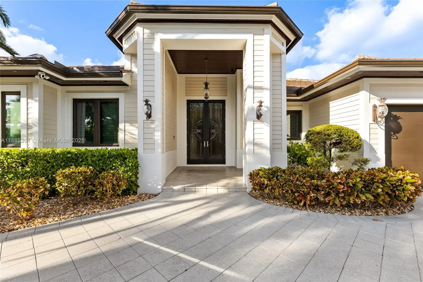 3 bedroom 3 bath Residential for sale at 2381 NE 24th St, Lighthouse Point FL 33064