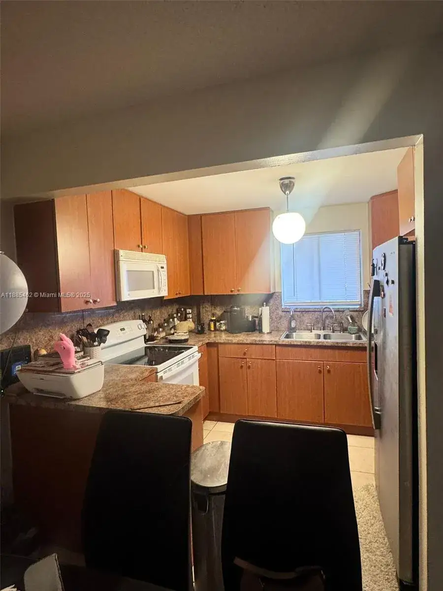 2 bedroom 2 bath Residential for sale at 6900 SW 39th St # 106J, Davie FL 33314