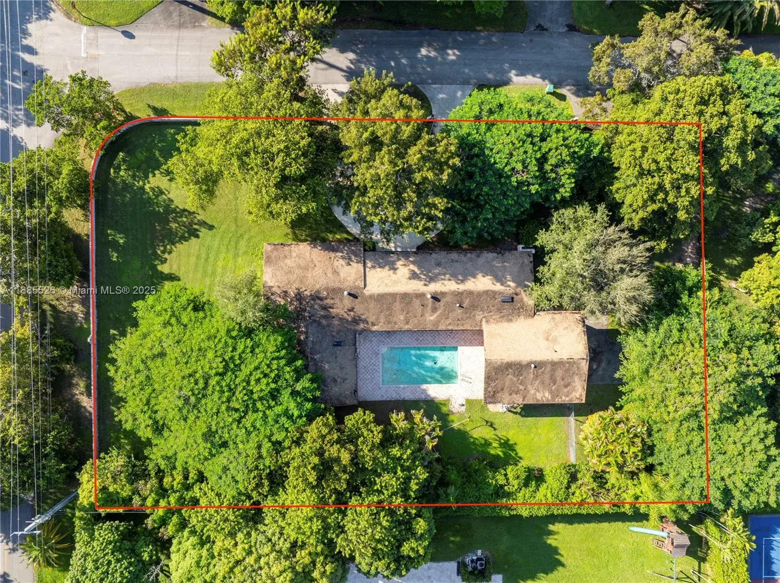 3 bedroom 3 bath Residential for sale at 6201 SW 114th St, Pinecrest FL 33156