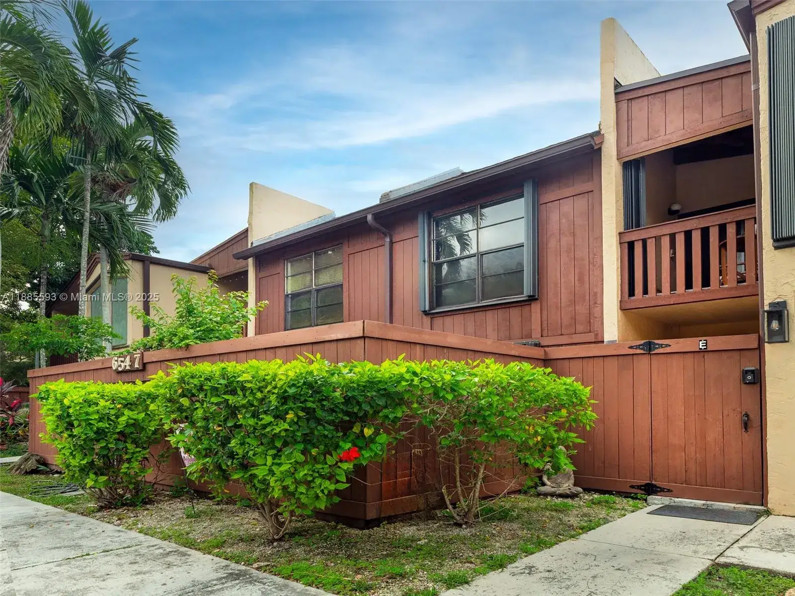 3 bedroom 2 bath Residential for sale at 6547 SW 116th Pl, Miami FL 33173
