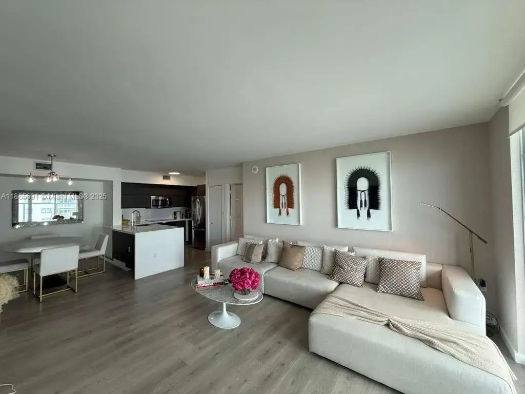 2 bedroom 2 bath Residential for sale at 1155 Brickell Bay Dr # 1408, Miami FL 33131