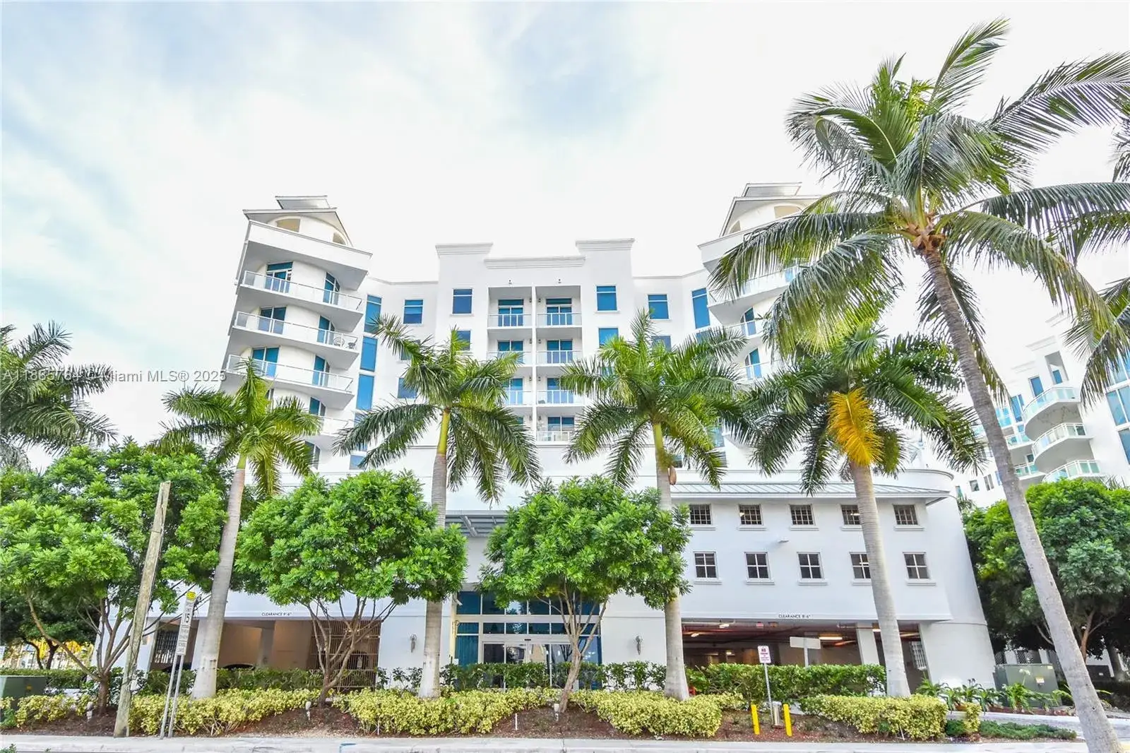 4 bedroom 4 bath Residential for sale at 3030 NE 188th St # 309, Aventura FL 33180