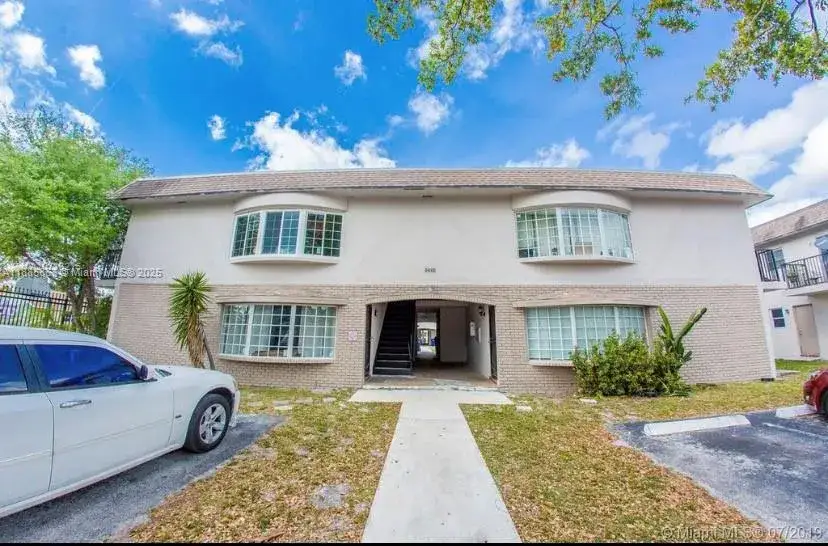 3 bedroom 2 bath Residential Lease for rent at 5333 NW 18th St # 3A, Lauderhill FL 33313