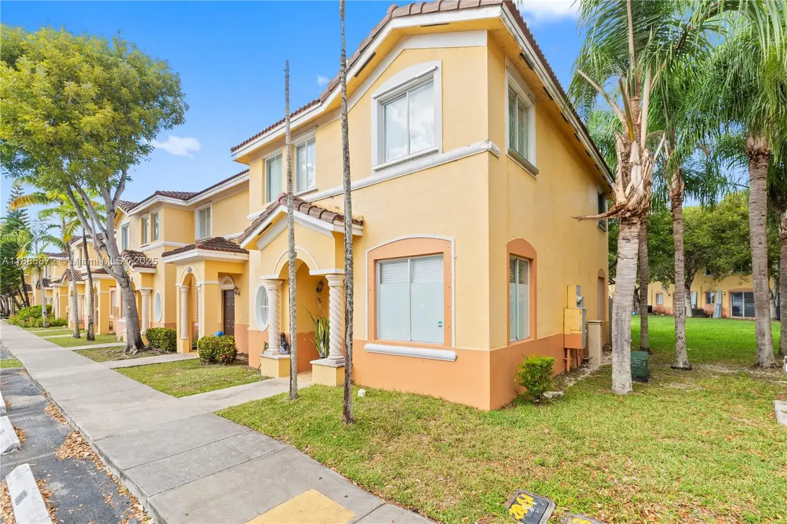 3 bedroom 3 bath Residential for sale at 2873 SE 15th Rd # 68, Homestead FL 33035