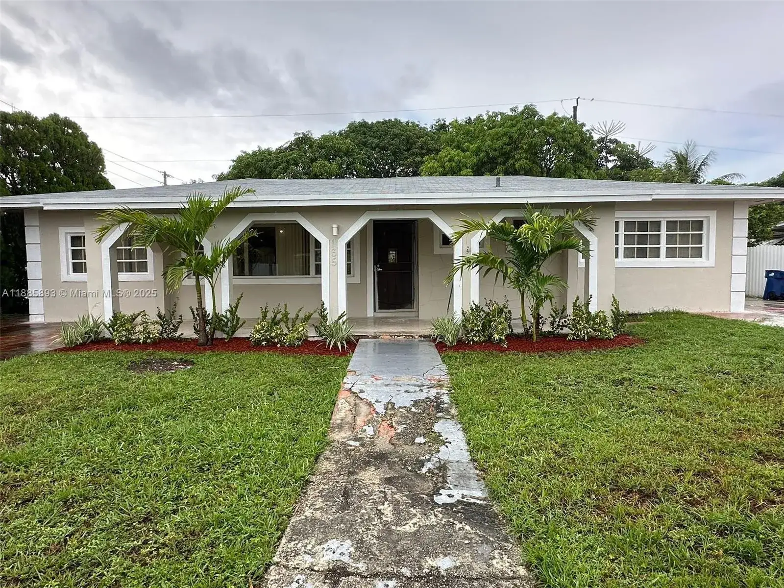 4 bedroom 3 bath Residential for sale at 165 NW 192nd St, Miami Gardens FL 33169