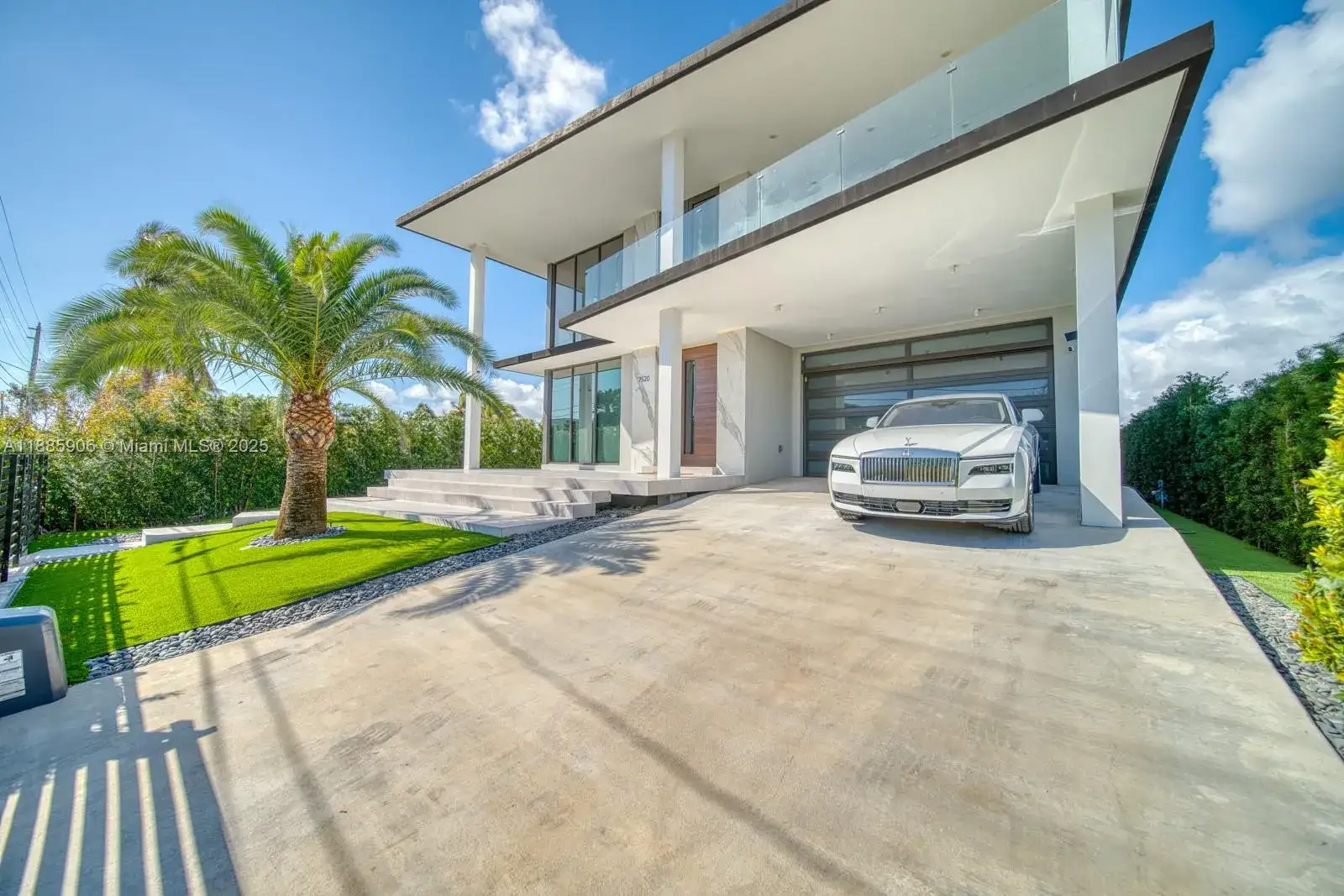 6 bedroom 6 bath Residential for sale at 7520 W Treasure Dr, North Bay Village FL 33141