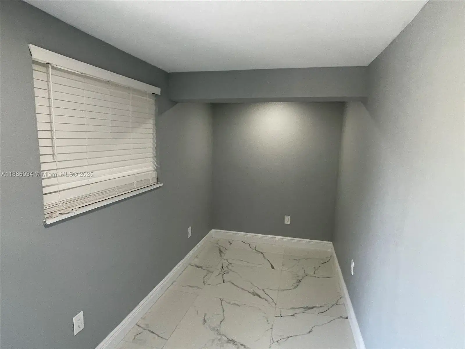 1 bedroom 1 bath Residential Lease for rent at 1221 NE 210th Ter # B, Miami FL 33179