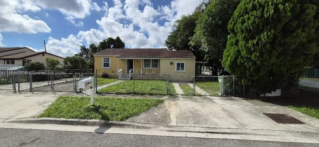 3 bedroom 3 bath Residential for sale at 610 E 6th Pl, Hialeah FL 33010