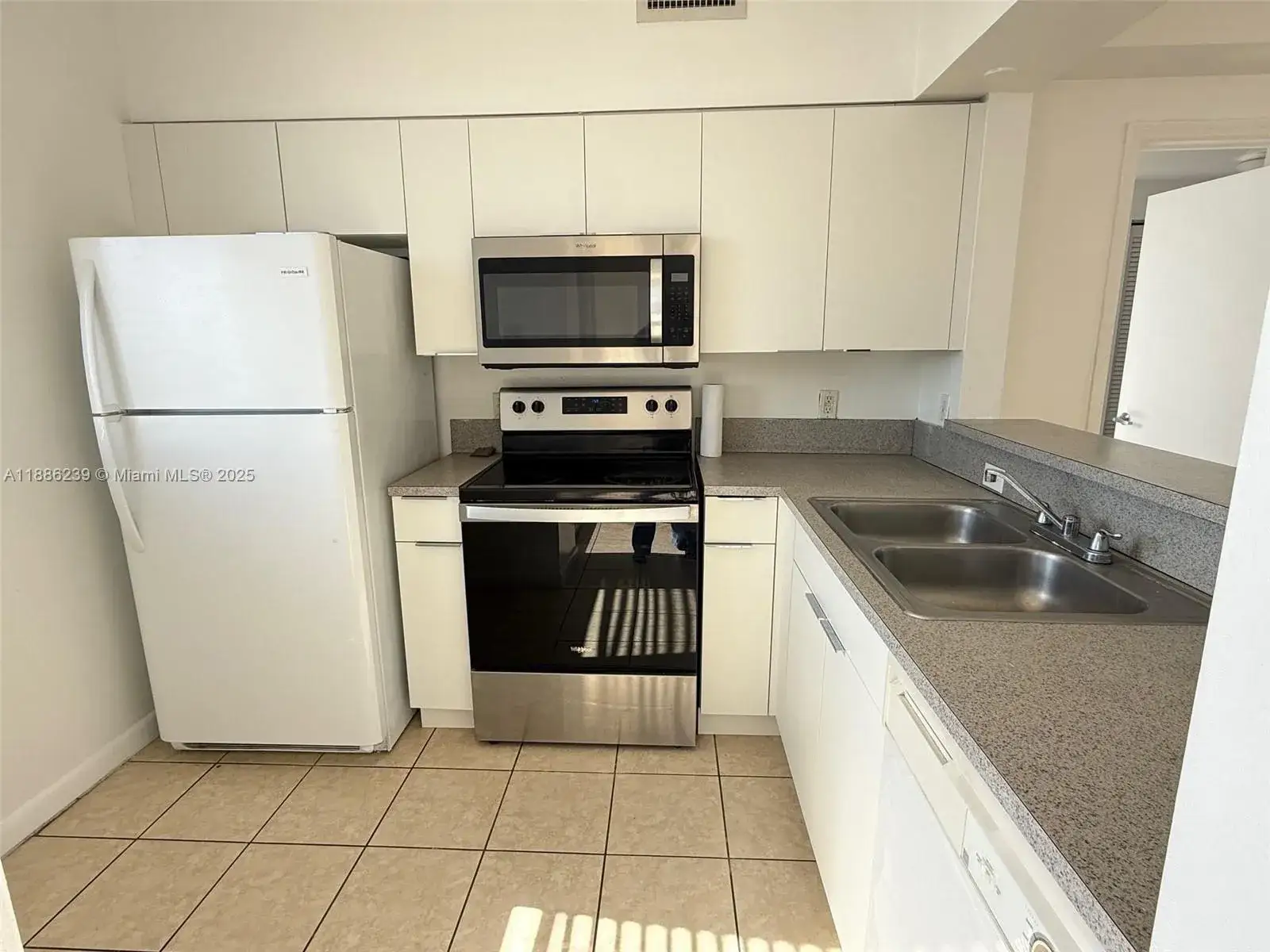 2 bedroom 2 bath Residential Lease for rent at 1 Glen Royal Pkwy # 1107, Miami FL 33125