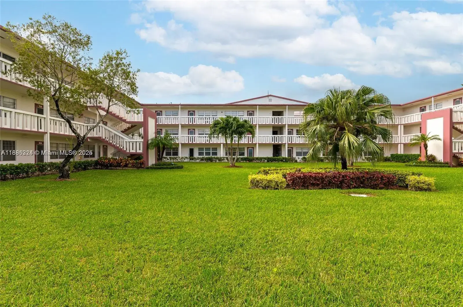 2 bedroom 1 bath Residential for sale at 257 Fanshaw G # 257, Boca Raton FL 33434