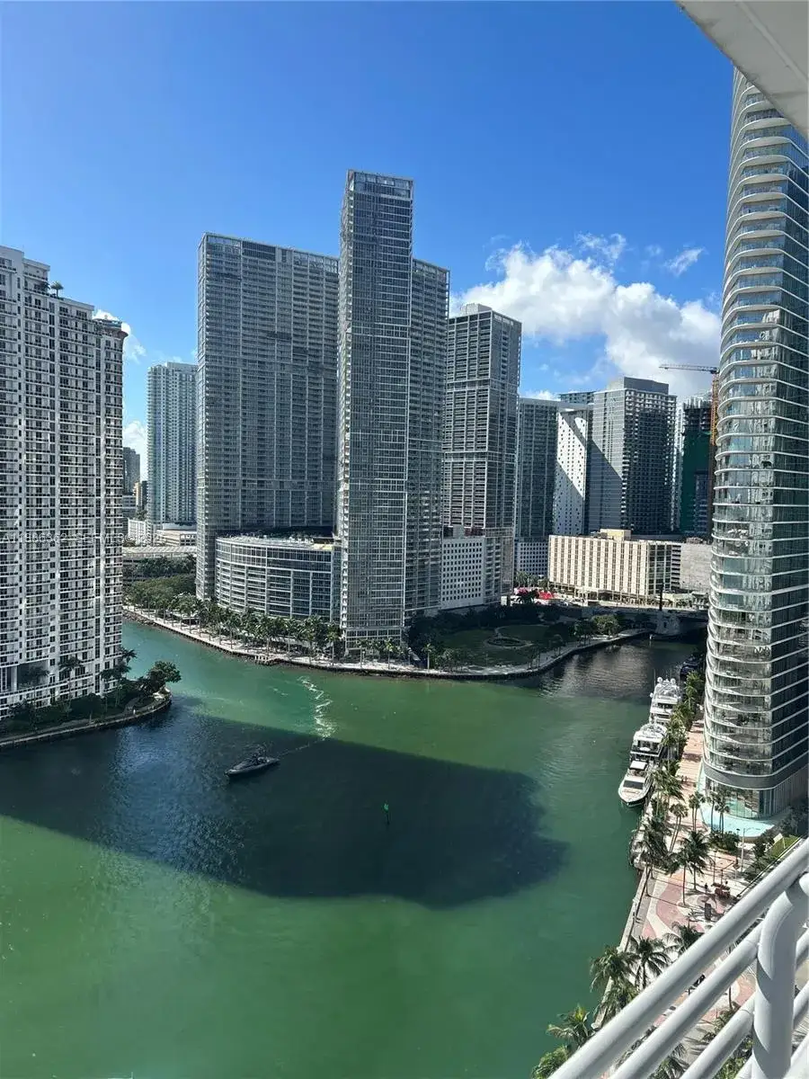 2 bedroom 2 bath Residential Lease for rent at 325 S Biscayne Blvd # 2321, Miami FL 33131