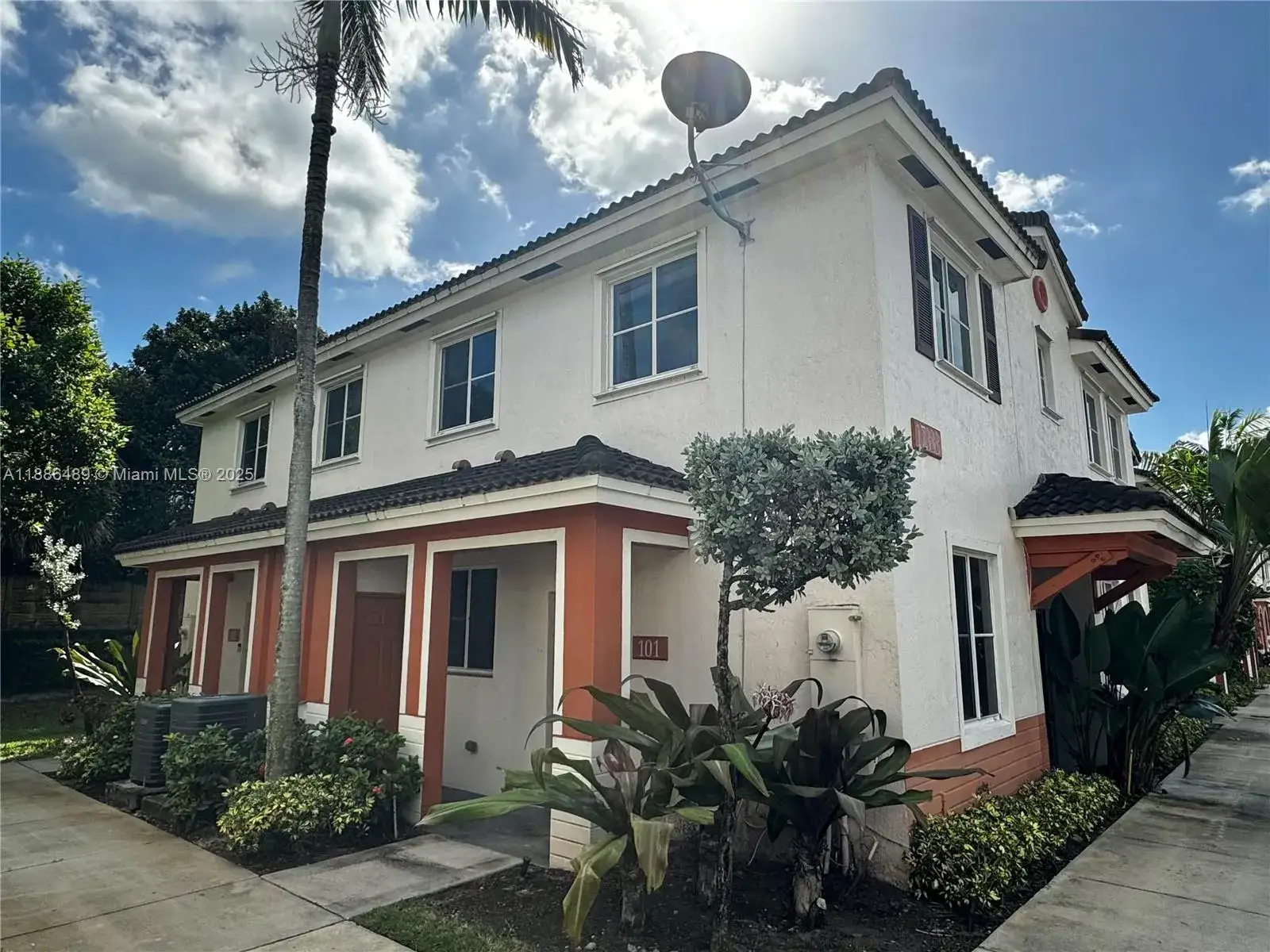 3 bedroom 2 bath Residential Lease for rent at 17333 NW 7th Ave # 201, Miami Gardens FL 33169