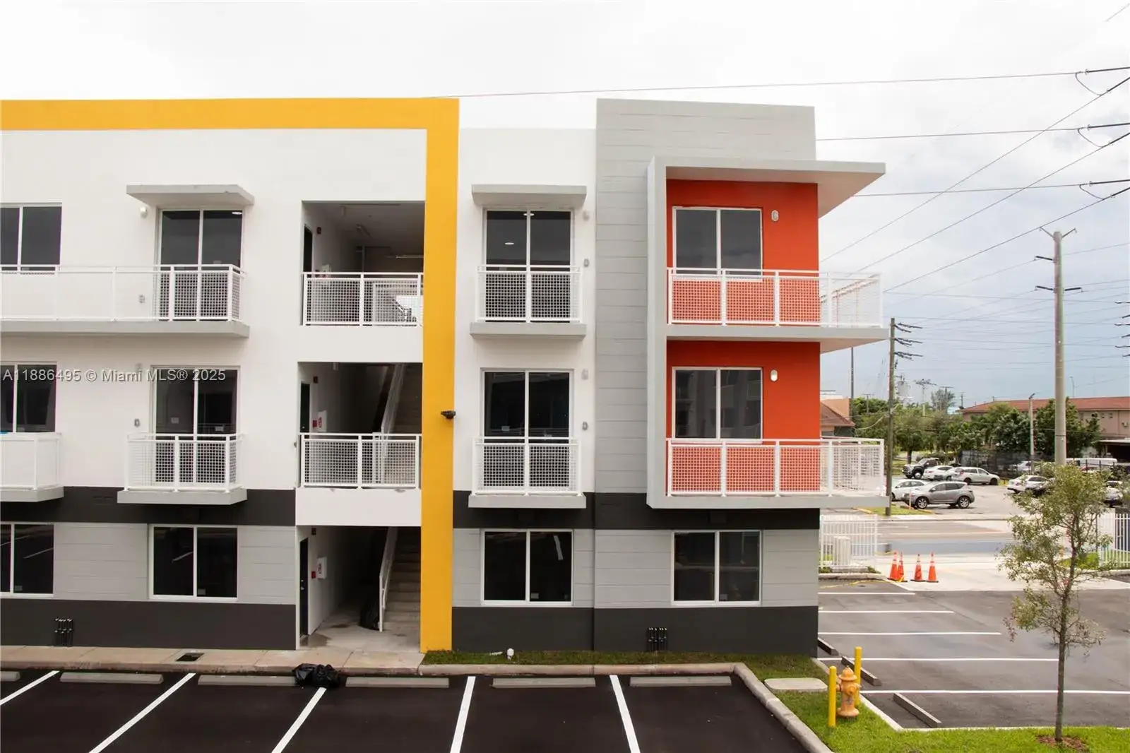 1453 W 29th St # 307, Hialeah FL 33012