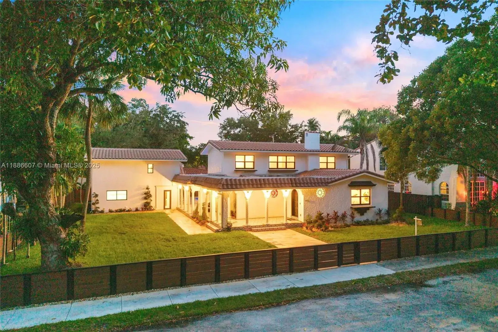 6 bedroom 4 bath Residential for sale at 440 NE 94th St, Miami Shores FL 33138