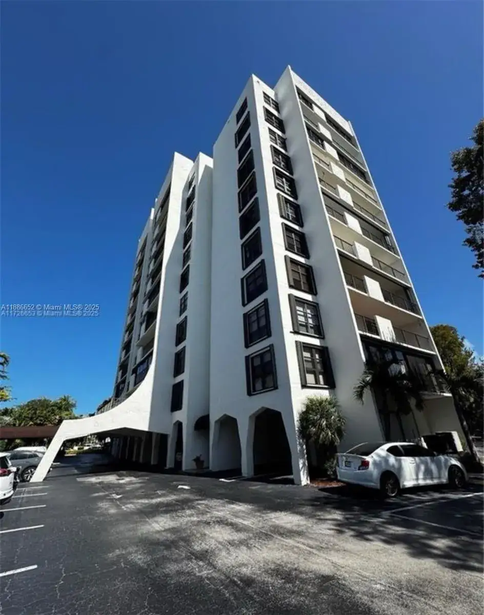 2 bedroom 2 bath Residential for sale at 77 Crandon Blvd # 4E, Key Biscayne FL 33149
