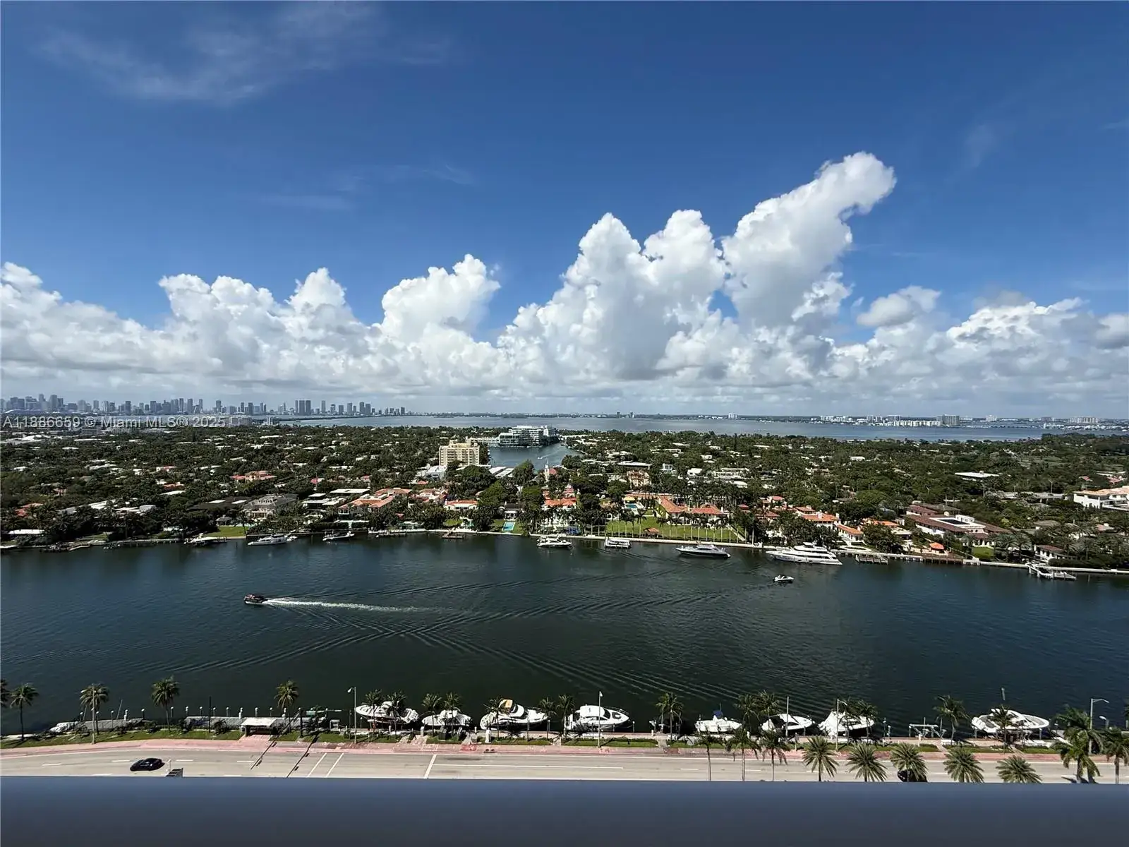 2 bedroom 2 bath Residential Lease for rent at 4775 Collins Ave # 2507, Miami Beach FL 33140
