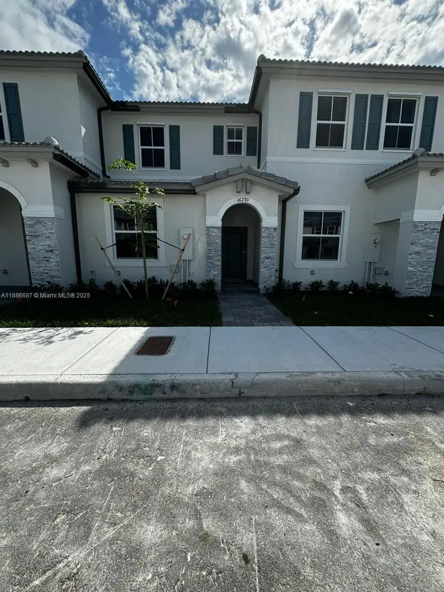 3 bedroom 3 bath Residential for sale at 16270 SW 292nd St, Homestead FL 33033