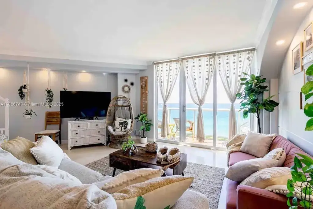 1 bedroom 1 bath Residential Lease for rent at 3901 S Ocean Dr # 14L, Hollywood FL 33019