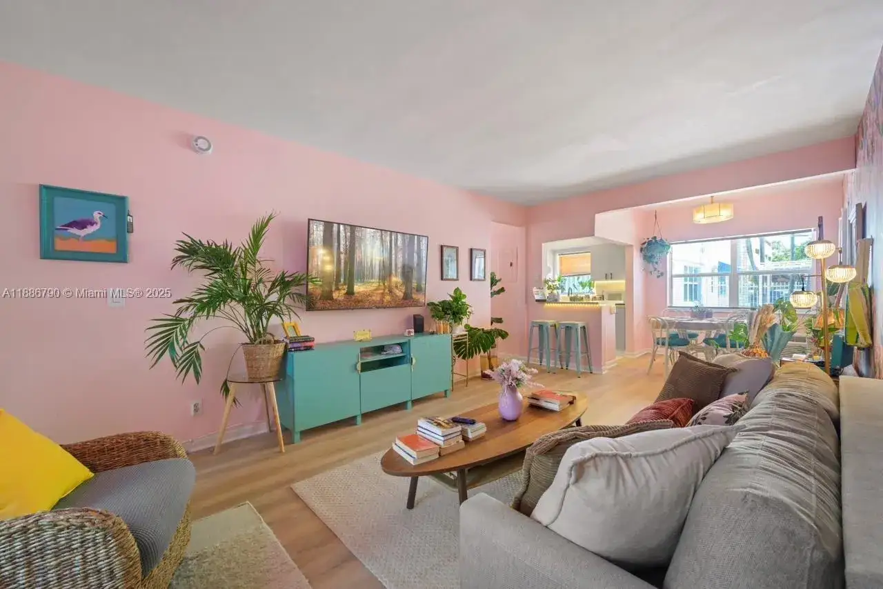 1 bedroom 1 bath Residential Lease for rent at 315 Van Buren St # 104B, Hollywood FL 33019