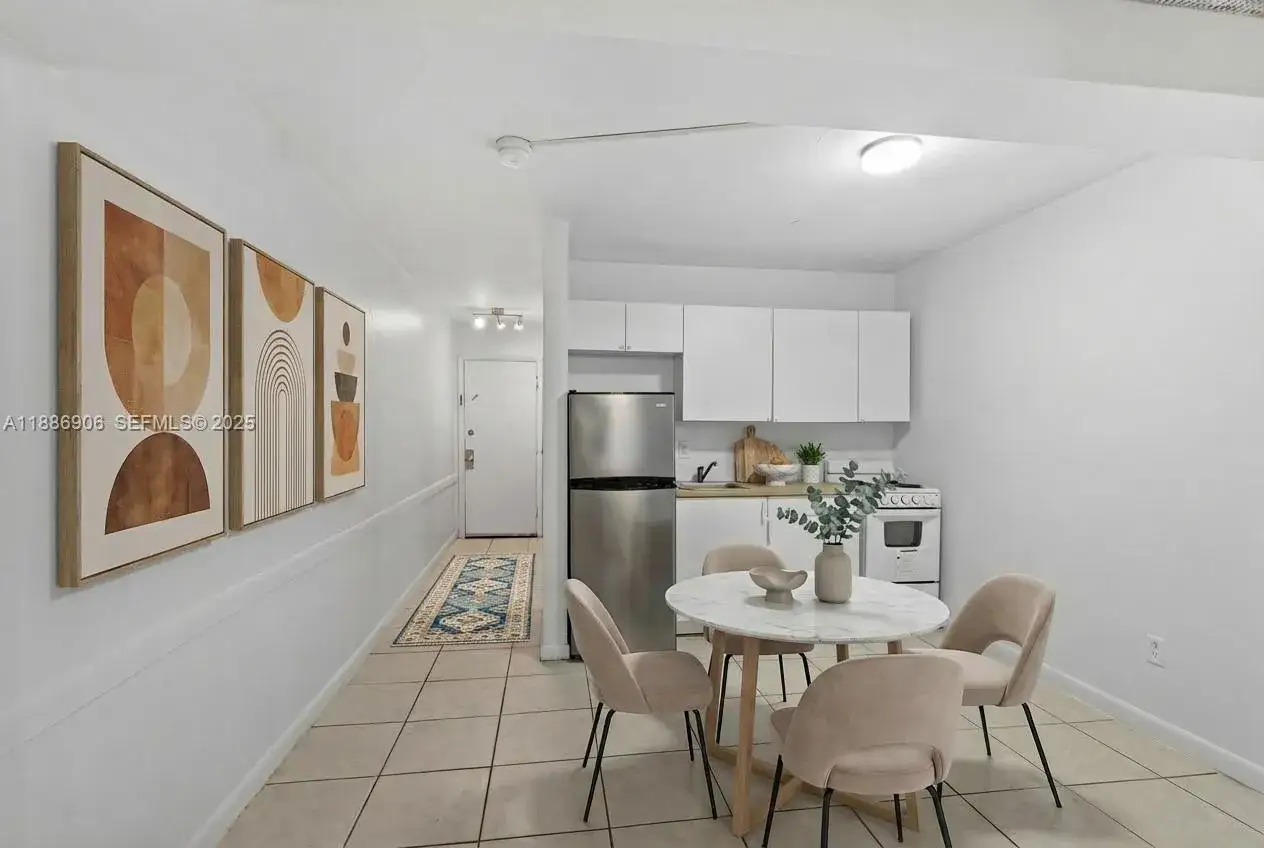 1 bedroom 1 bath Residential for sale at 318 MAJORCA AVE # 203, Coral Gables FL 33134