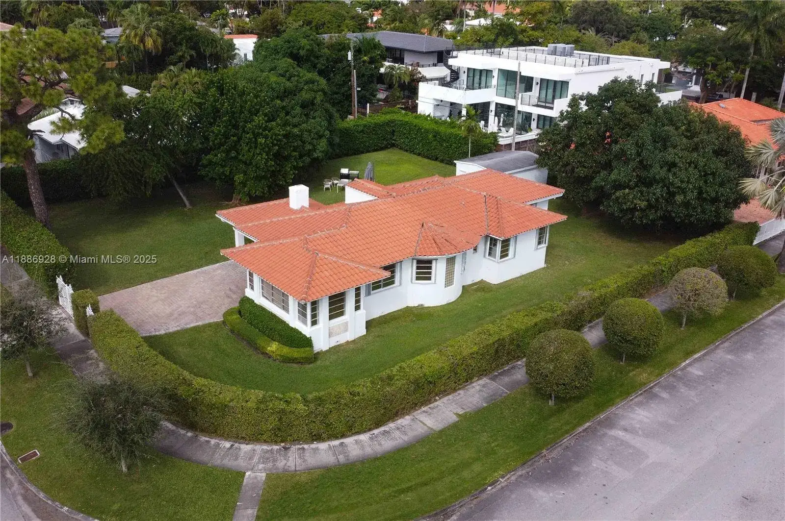 3 bedroom 2 bath Residential Lease for rent at 501 SW 24th Rd # 501, Miami FL 33129