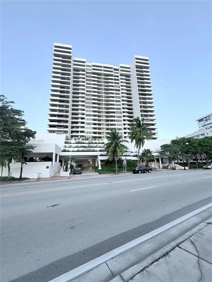 2 bedroom 2 bath Residential for sale at 2555 Collins Ave # 2112, Miami Beach FL 33140