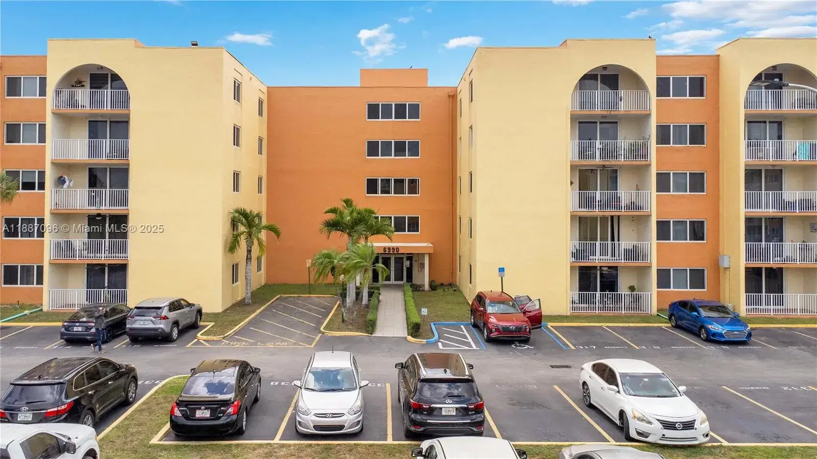 1 bedroom 1 bath Residential for sale at 6990 NW 186th St # 511, Hialeah FL 33015