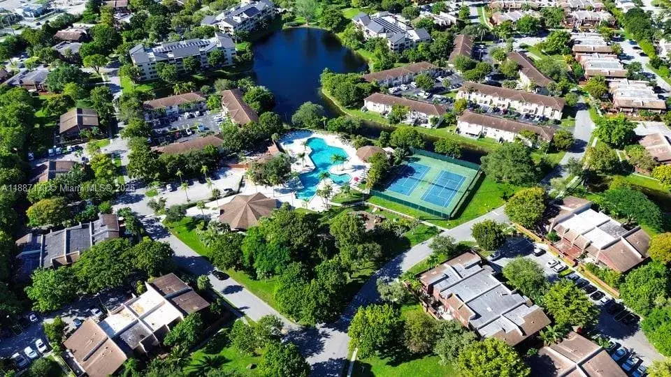 2 bedroom 2 bath Residential for sale at 6639 SW 116th Pl # 1, Miami FL 33173
