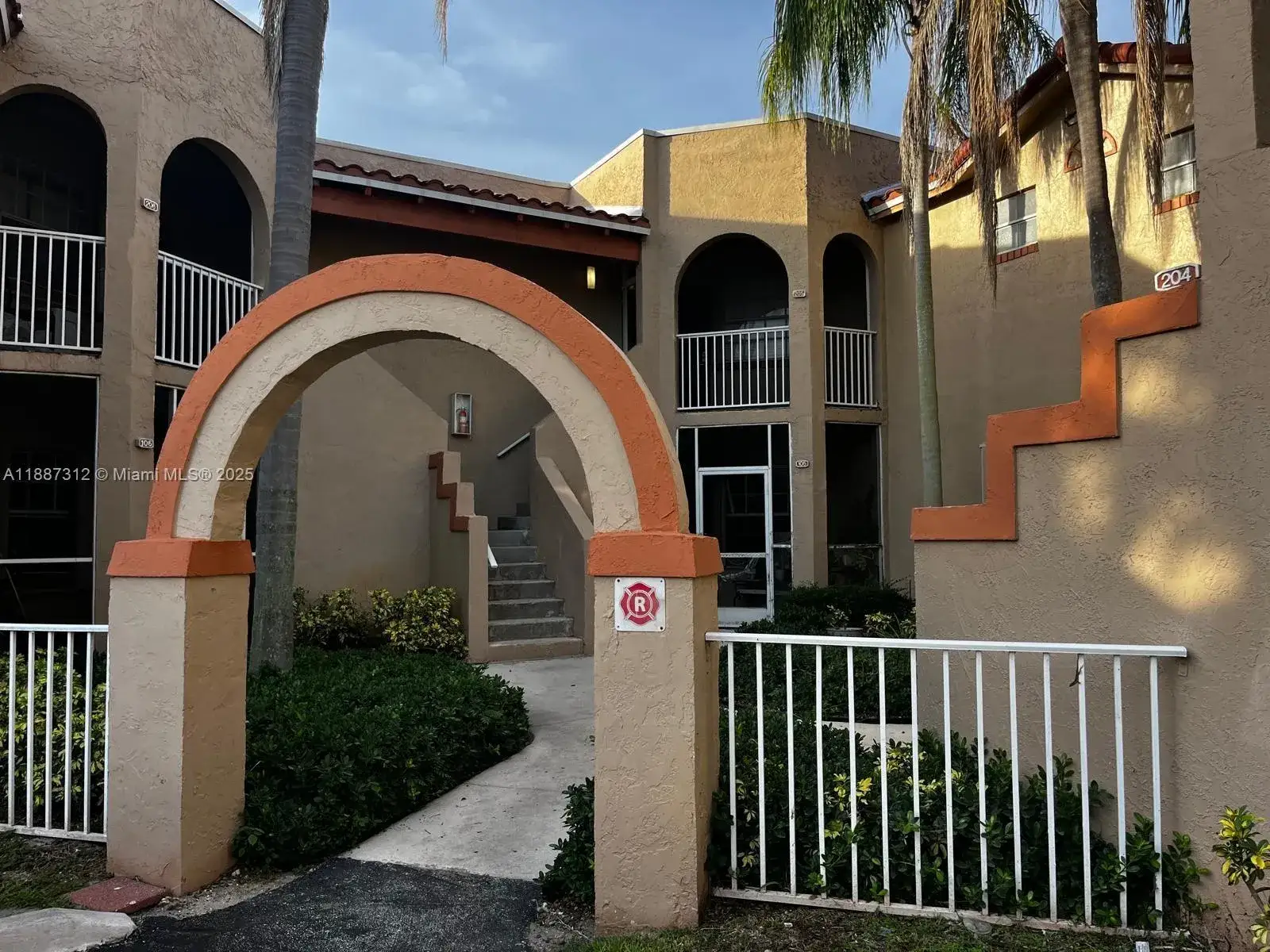 2 bedroom 2 bath Residential for sale at 8842 SW 3rd St # 105, Pembroke Pines FL 33025