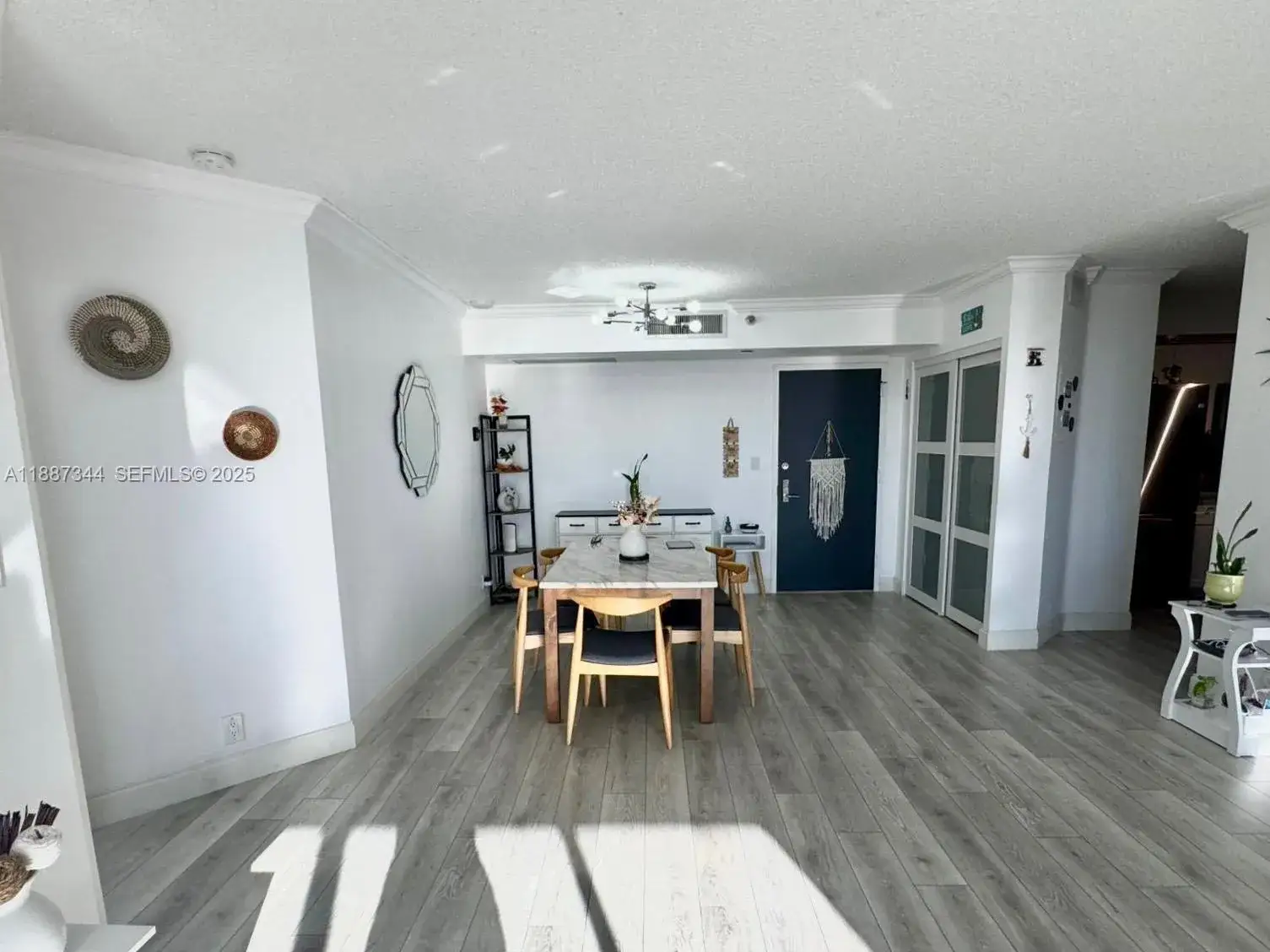 2 bedroom 2 bath Residential for sale at 3530 Mystic Pointe Dr # 2403, Aventura FL 33180