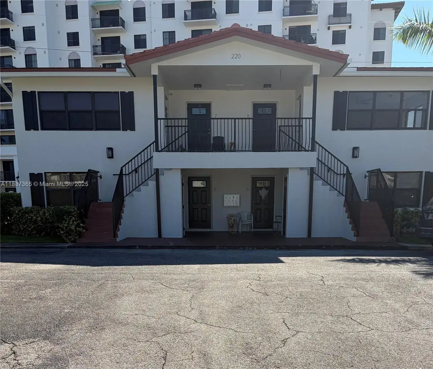 3 bedroom 2 bath Residential for sale at 220 SW 7th St # 8, Boca Raton FL 33432