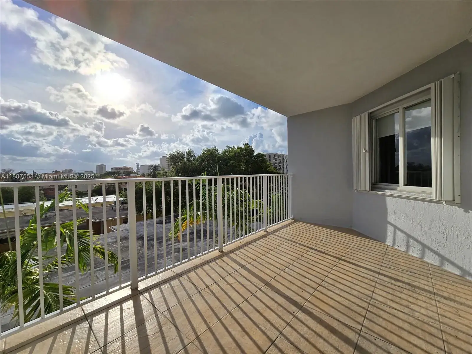 2 bedroom 2 bath Residential Lease for rent at 637 SW 3rd ST # 404, Miami FL 33130