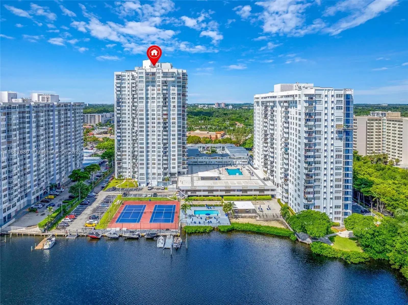 2 bedroom 2 bath Residential for sale at 2750 NE 183rd St # 1210, Aventura FL 33160