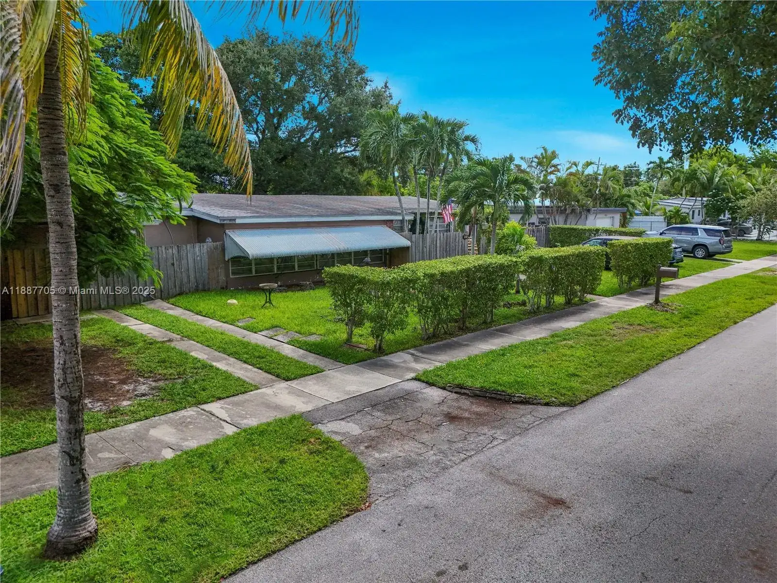 4 bedroom 3 bath Residential for sale at 19341 Holiday Rd, Cutler Bay FL 33157