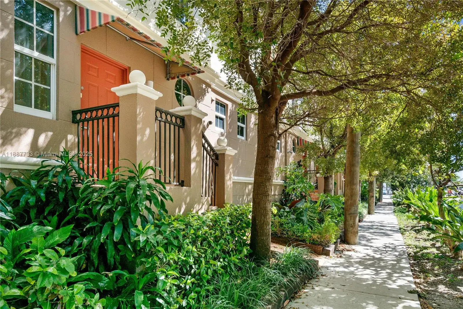 2 bedroom 2 bath Residential for sale at 3232 SW 22nd Ter # 115, Miami FL 33145