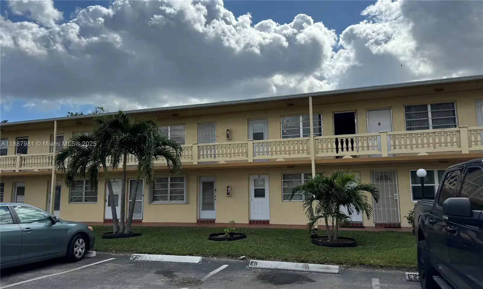 1 bedroom 1 bath Residential for sale at 160 NE 203rd Ter # E31, Miami Gardens FL 33179