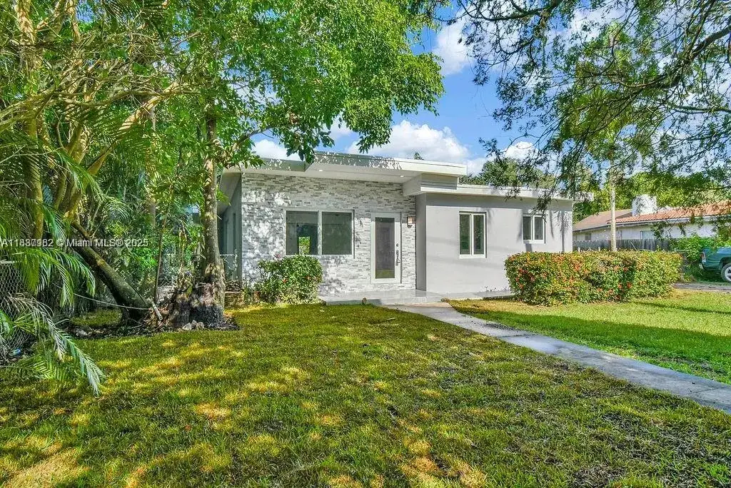3 bedroom 3 bath Residential for sale at 7902 SW 67th Ave, South Miami FL 33143