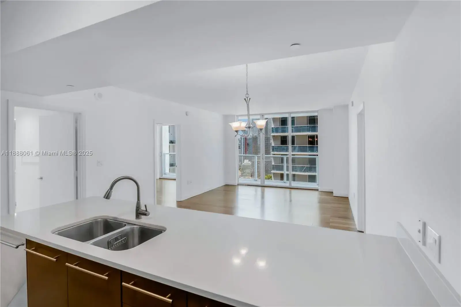 2 bedroom 2 bath Residential for sale at 55 SE 6th St # 3503, Miami FL 33131