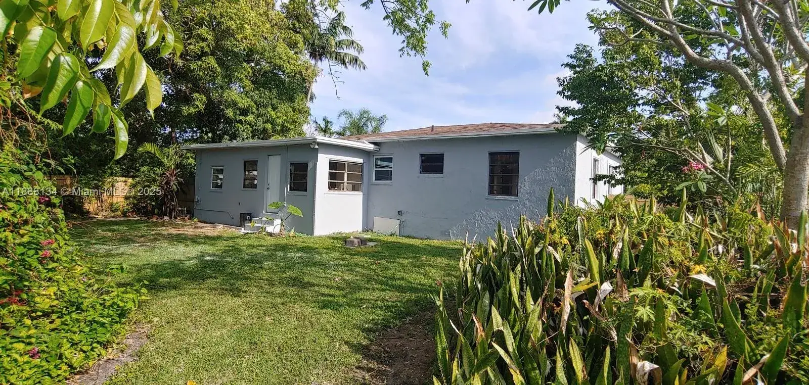 3 bedroom 1 bath Residential Lease for rent at 5770 SW 62nd Ter # 0, Miami FL 33143