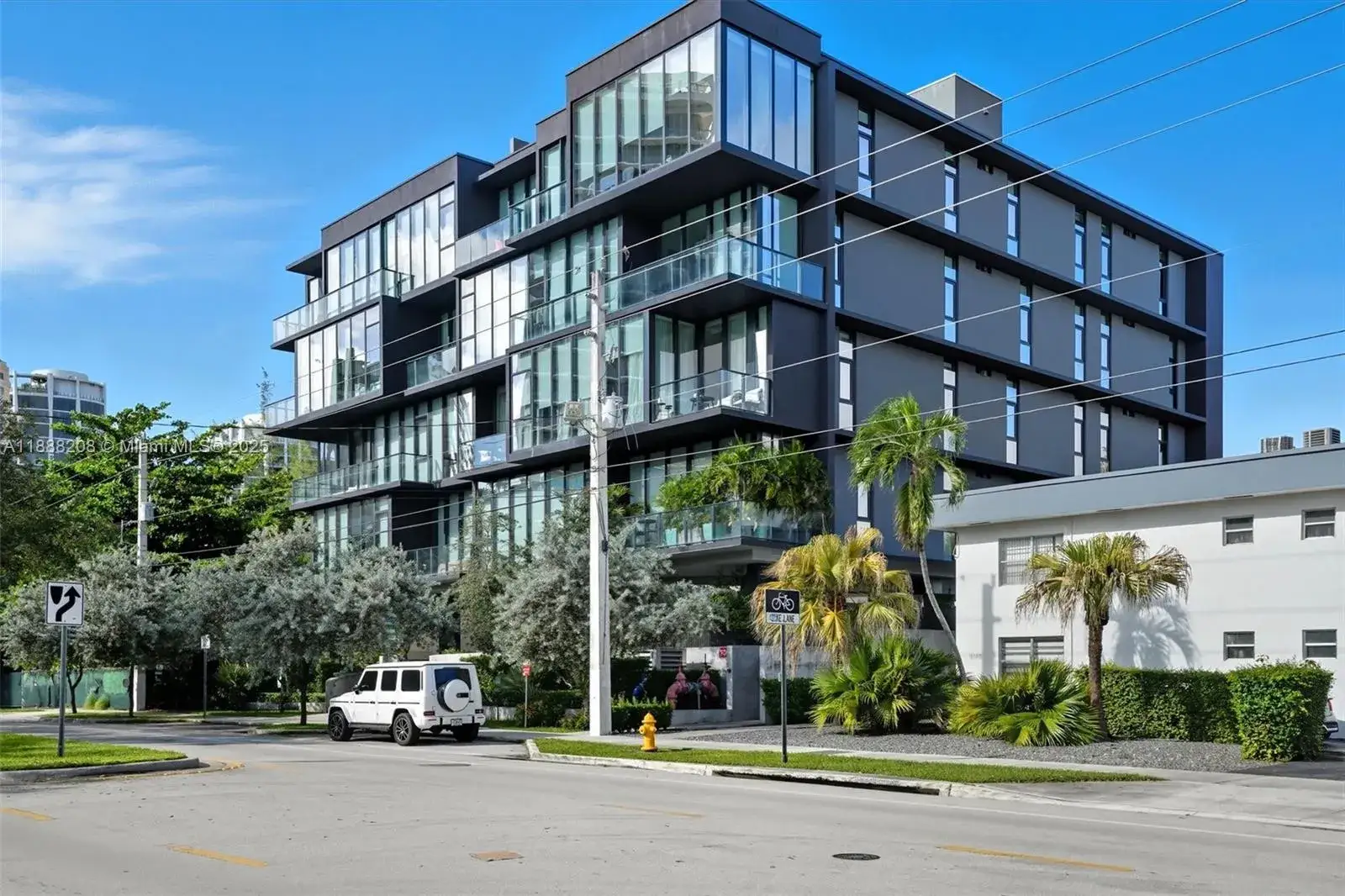 2 bedroom 2 bath Residential for sale at 3156 SW 27th Ave # 203, Miami FL 33133