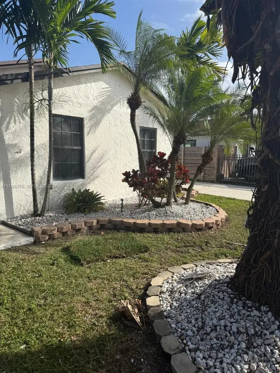 3 bedroom 2 bath Residential for sale at 26553 SW 125th Ct, Homestead FL 33032