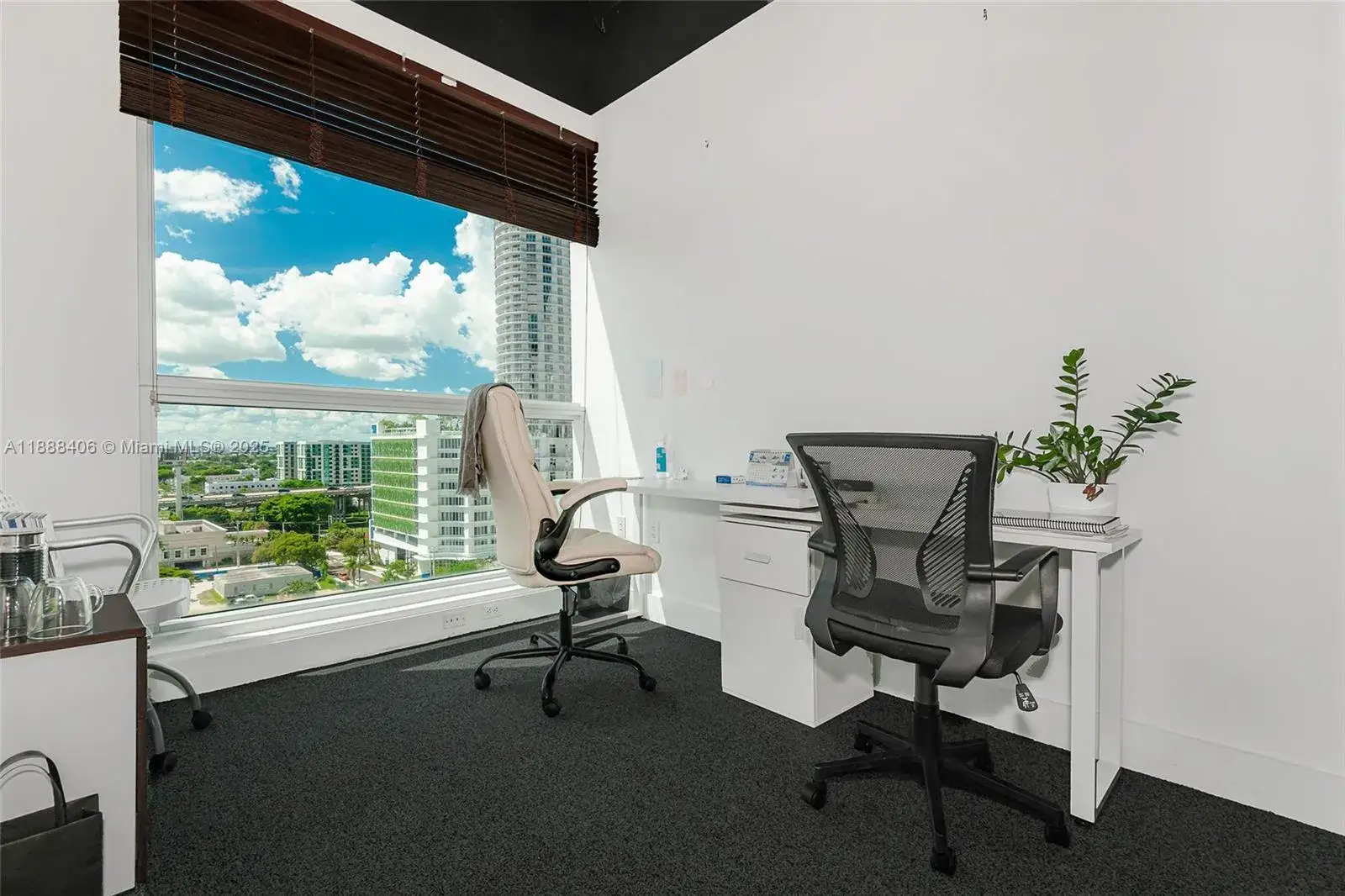 Commercial Sale for sale at 175 SW 7th St # 1112, Miami FL 33130