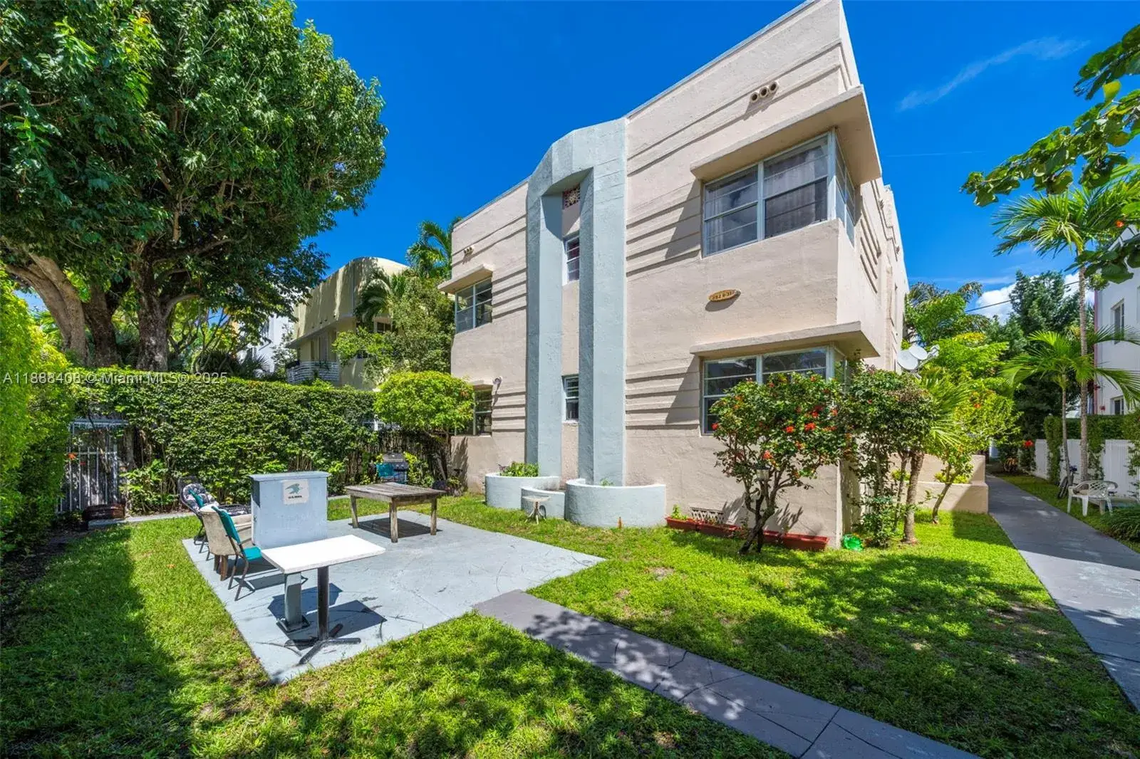 Commercial Sale for sale at 1329 Pennsylvania Ave, Miami Beach FL 33139