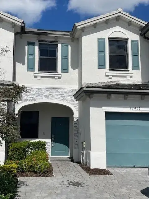 3 bedroom 2 bath Residential for sale at 13419 SW 287th Ter, Homestead FL 33033